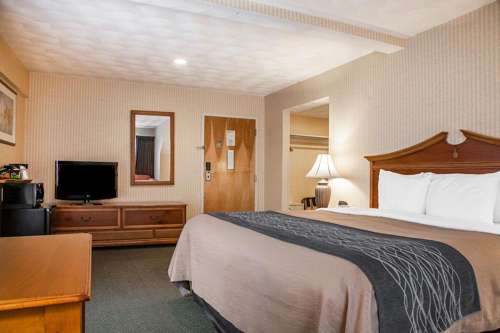 Comfort Inn At Newport Beach Мидълтаун Екстериор снимка