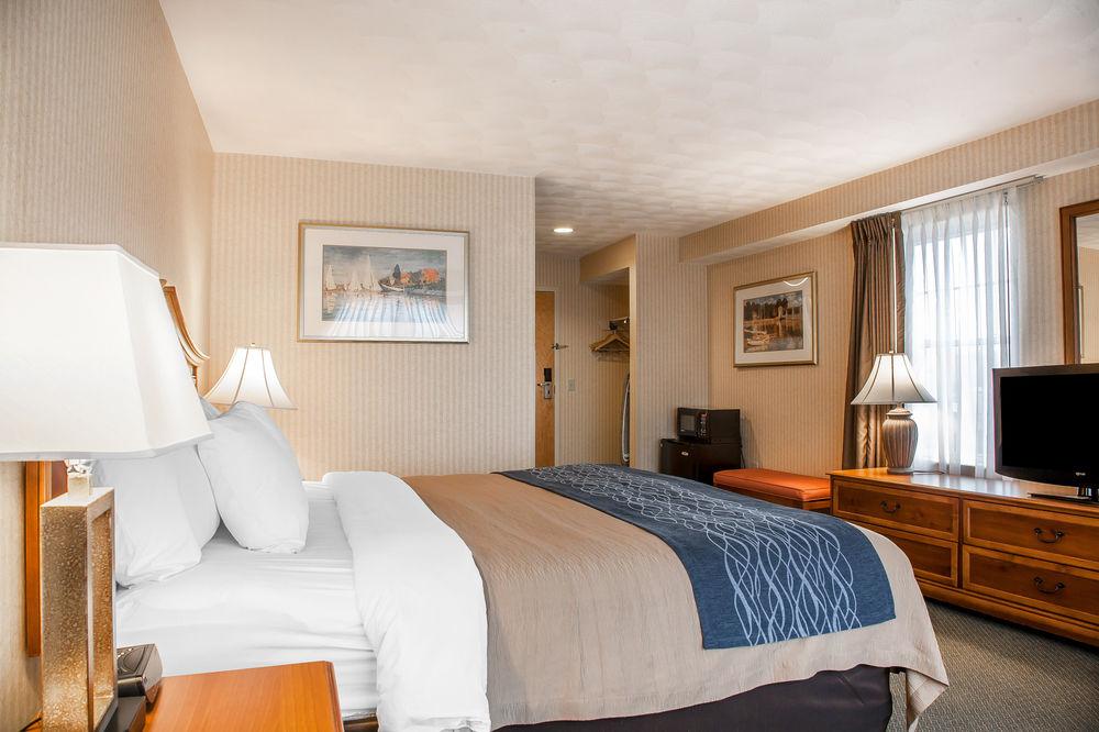 Comfort Inn At Newport Beach Мидълтаун Екстериор снимка