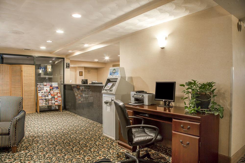 Comfort Inn At Newport Beach Мидълтаун Екстериор снимка