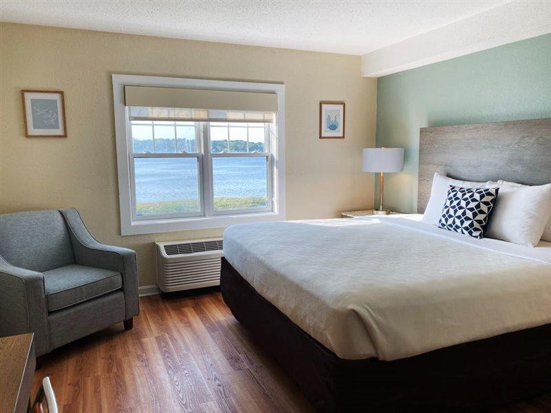 Comfort Inn At Newport Beach Мидълтаун Екстериор снимка