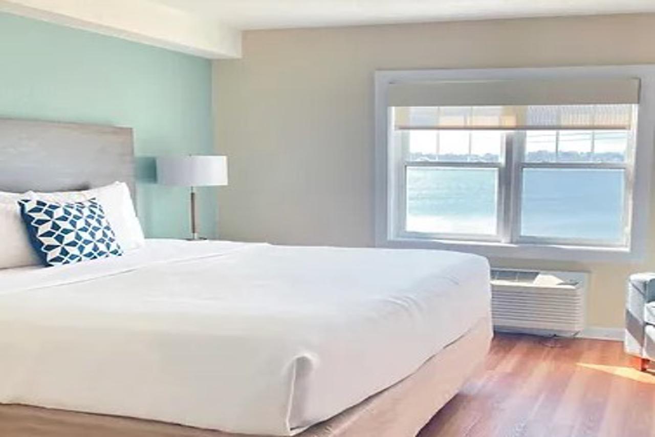 Comfort Inn At Newport Beach Мидълтаун Екстериор снимка