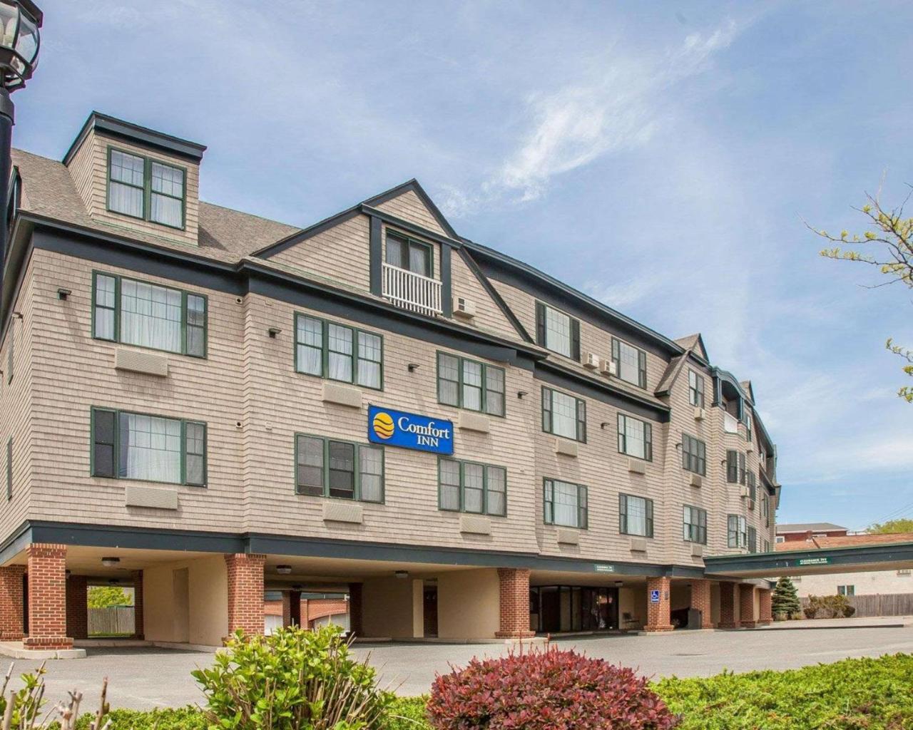 Comfort Inn At Newport Beach Мидълтаун Екстериор снимка