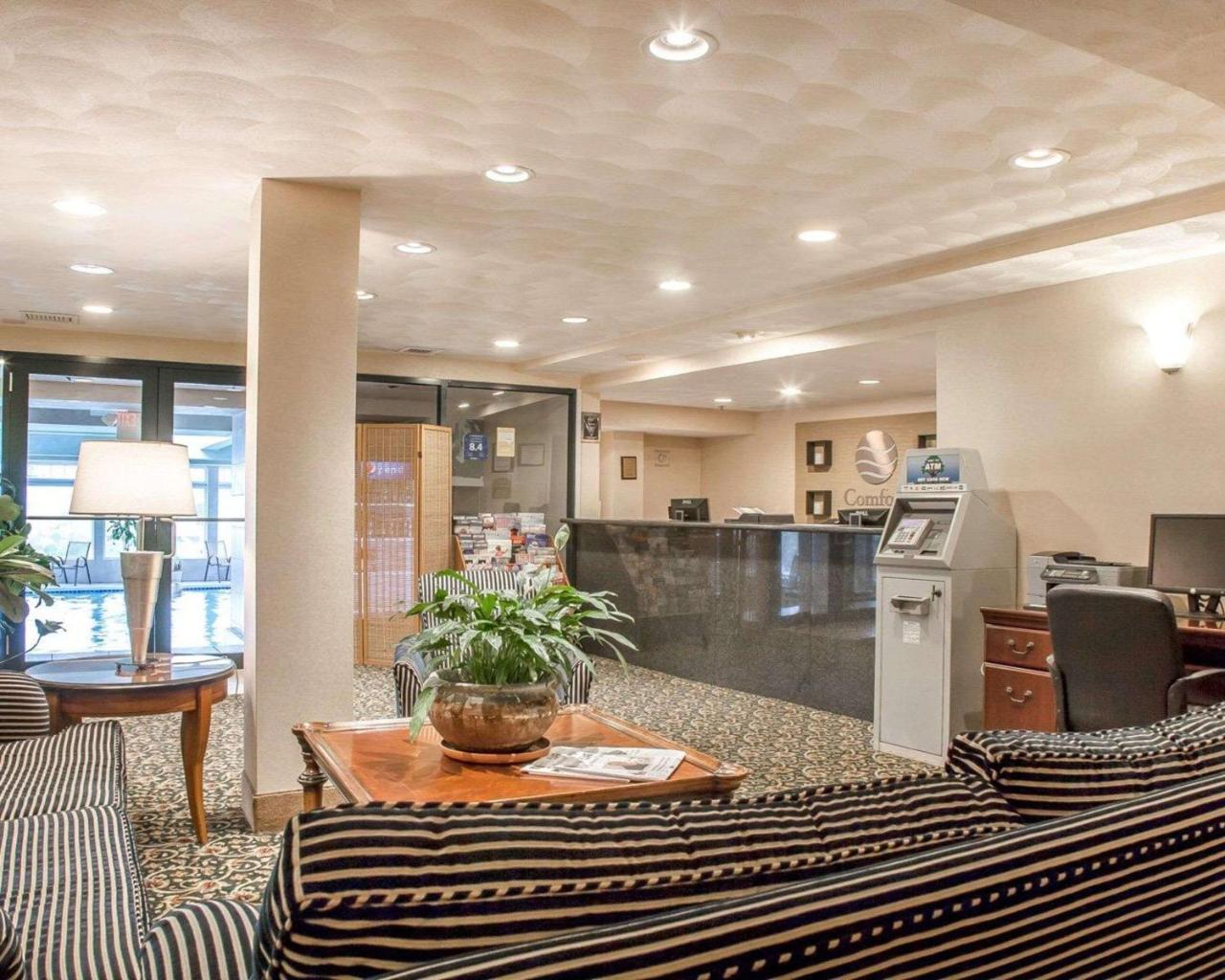 Comfort Inn At Newport Beach Мидълтаун Екстериор снимка