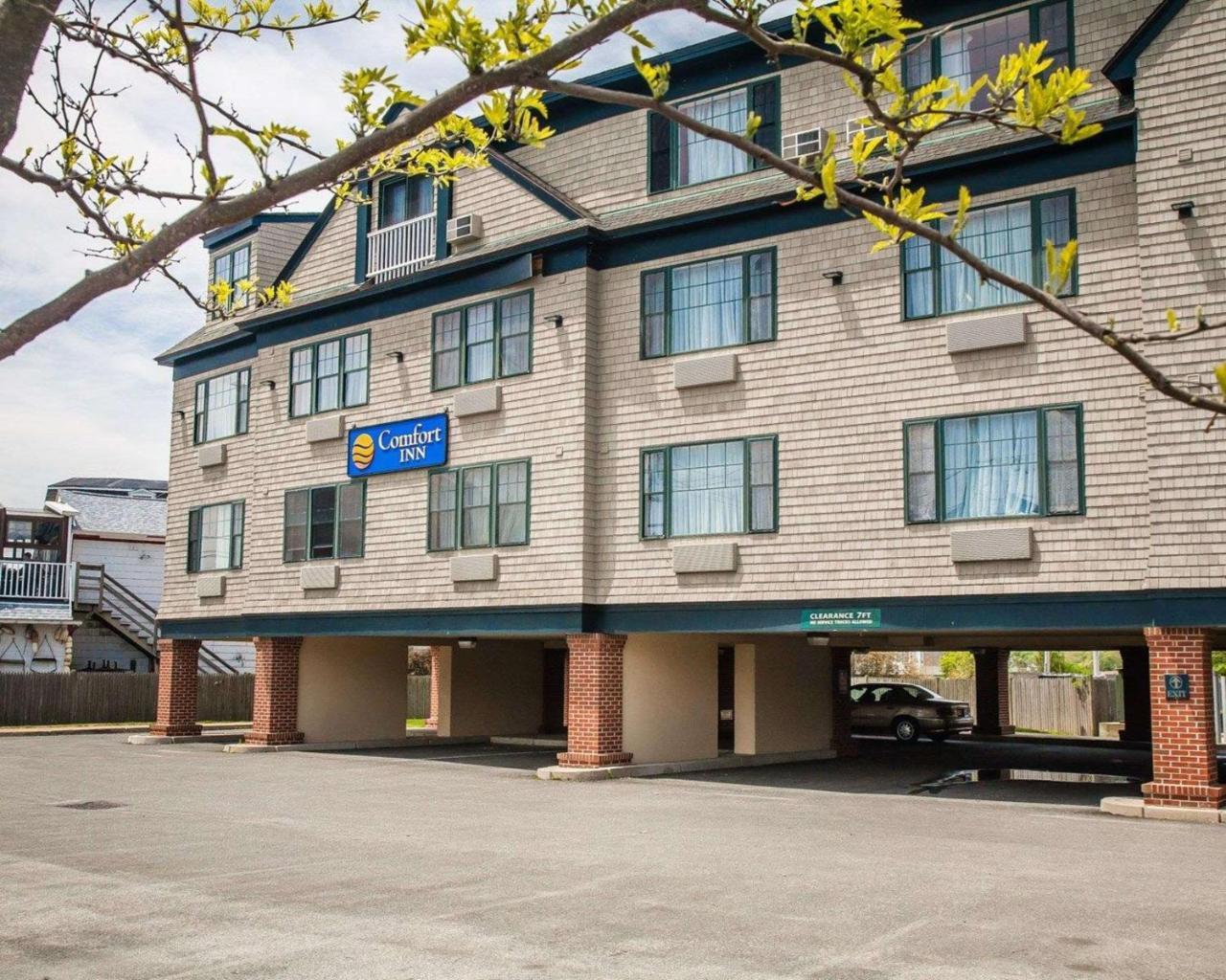 Comfort Inn At Newport Beach Мидълтаун Екстериор снимка