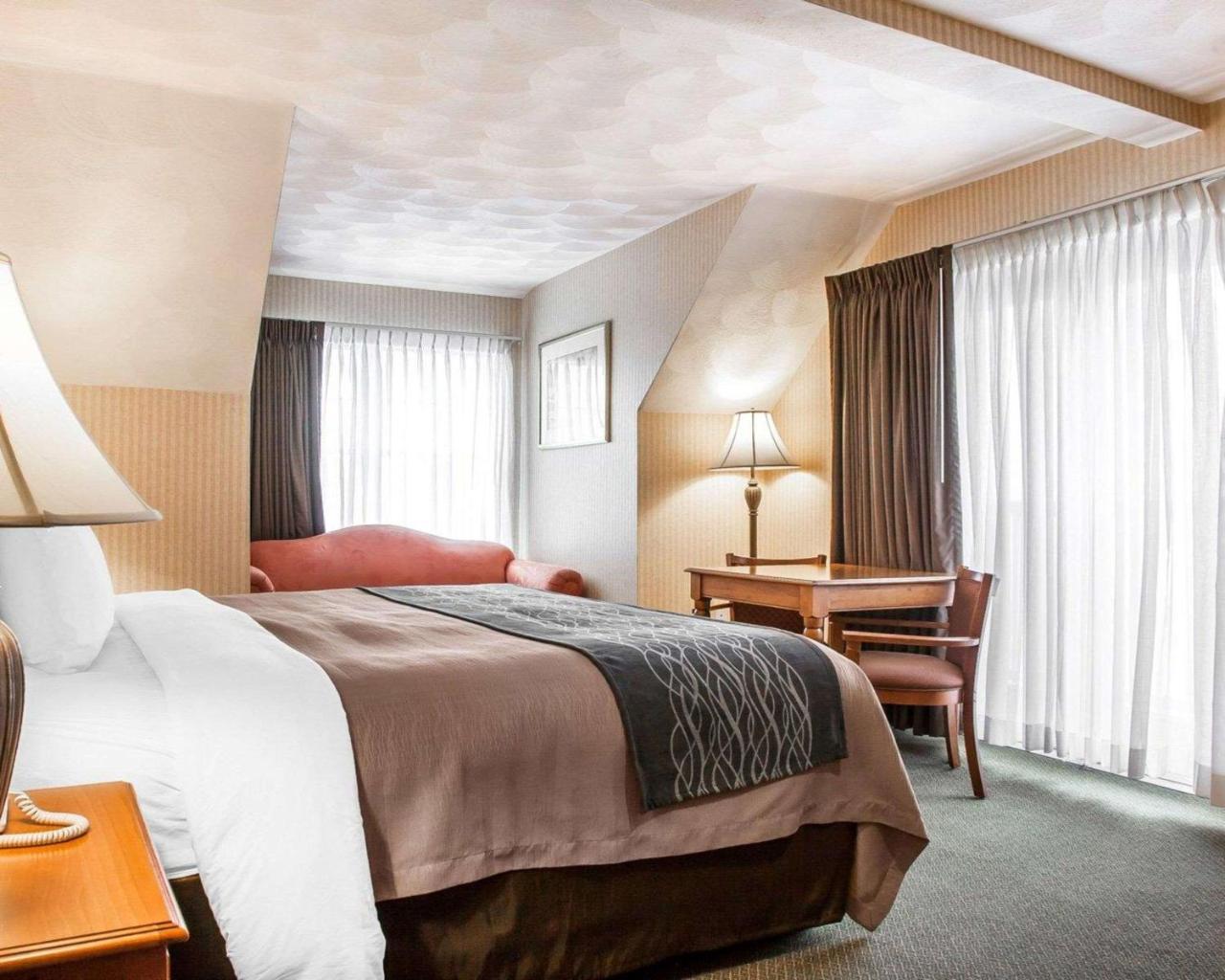 Comfort Inn At Newport Beach Мидълтаун Екстериор снимка