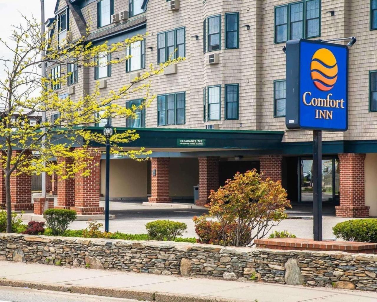 Comfort Inn At Newport Beach Мидълтаун Екстериор снимка