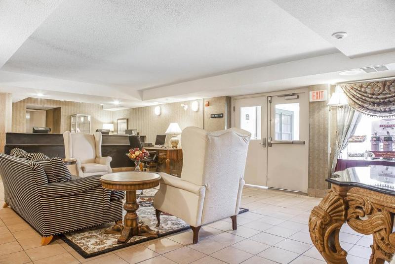 Comfort Inn At Newport Beach Мидълтаун Екстериор снимка